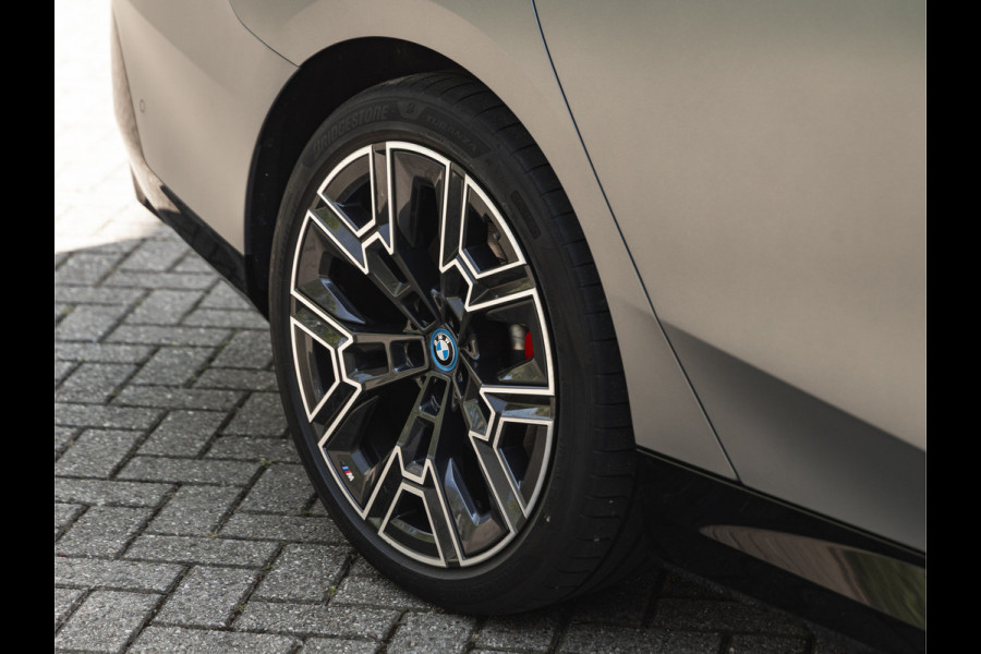 BMW i5 xDrive40 M-Sport Pro - Onderstel Prof - Driving Ass Plus - Harman Kardon eDrive40