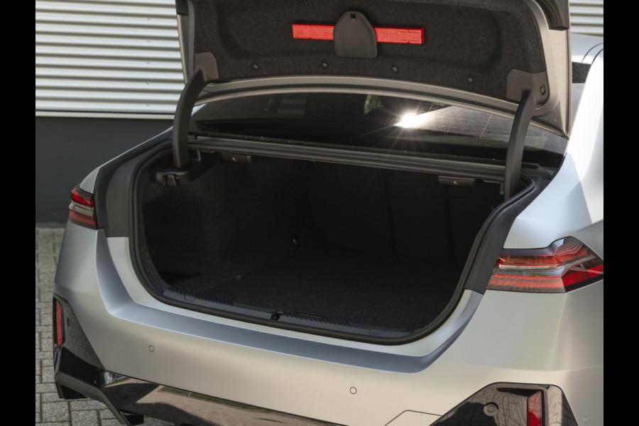 BMW i5 xDrive40 M-Sport Pro - Onderstel Prof - Driving Ass Plus - Harman Kardon eDrive40