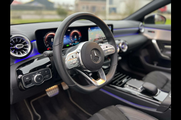 Mercedes-Benz CLA-Klasse 250 e AMG CLA250e Coupe Panoramadak|Keyless|Advanced sound|Sfeerverlichting|Night pakket