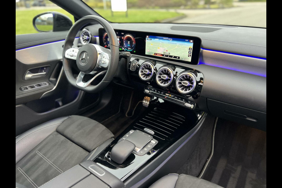Mercedes-Benz CLA-Klasse 250 e AMG CLA250e Coupe Panoramadak|Keyless|Advanced sound|Sfeerverlichting|Night pakket