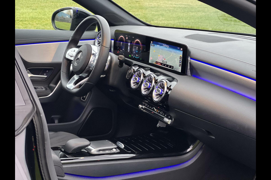Mercedes-Benz CLA-Klasse 250 e AMG CLA250e Coupe Panoramadak|Keyless|Advanced sound|Sfeerverlichting|Night pakket