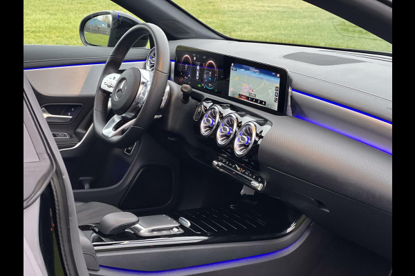 Mercedes-Benz CLA-Klasse 250 e AMG CLA250e Coupe Panoramadak|Keyless|Advanced sound|Sfeerverlichting|Night pakket