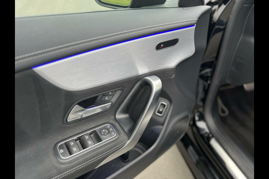 Mercedes-Benz CLA-Klasse 250 e AMG CLA250e Coupe Panoramadak|Keyless|Advanced sound|Sfeerverlichting|Night pakket