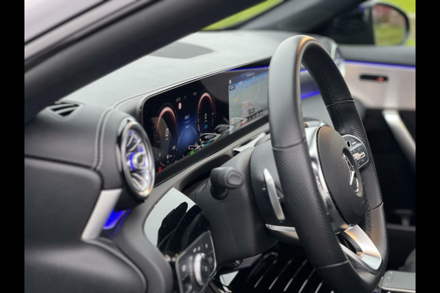 Mercedes-Benz CLA-Klasse 250 e AMG CLA250e Coupe Panoramadak|Keyless|Advanced sound|Sfeerverlichting|Night pakket