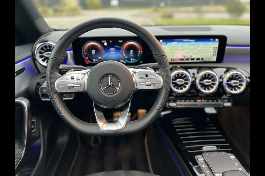 Mercedes-Benz CLA-Klasse 250 e AMG CLA250e Coupe Panoramadak|Keyless|Advanced sound|Sfeerverlichting|Night pakket