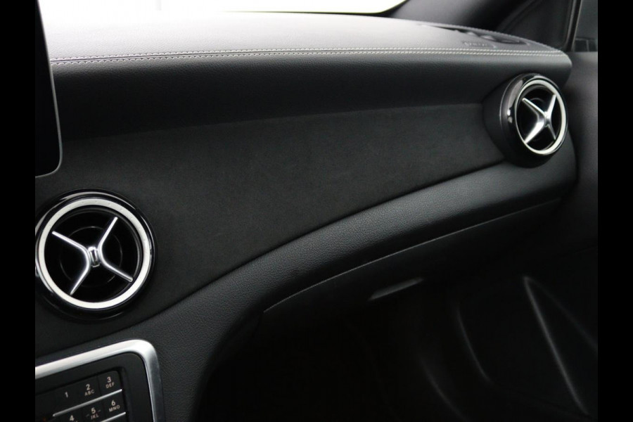 Mercedes-Benz GLA 200 Premium Plus AMG| Automaat | LED | Apple Carplay | Sportstoelen | Camera |