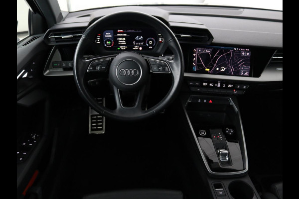 Audi A3 Sportback 35 TFSI Business edition | Panorama Dak | Apple Carplay | Cruise Control |  Navi | LMV | Draadloze Telefoonlader