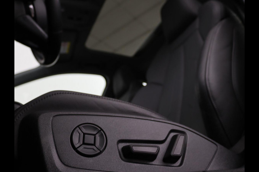 Audi A3 Sportback 35 TFSI Business edition | Panorama Dak | Apple Carplay | Cruise Control |  Navi | LMV | Draadloze Telefoonlader
