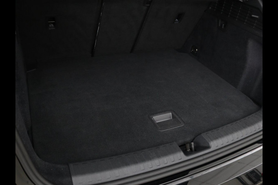 Audi A3 Sportback 35 TFSI Business edition | Panorama Dak | Apple Carplay | Cruise Control |  Navi | LMV | Draadloze Telefoonlader