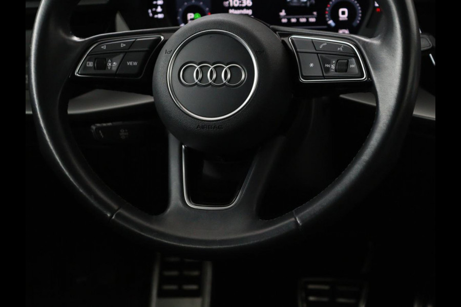 Audi A3 Sportback 35 TFSI Business edition | Panorama Dak | Apple Carplay | Cruise Control |  Navi | LMV | Draadloze Telefoonlader
