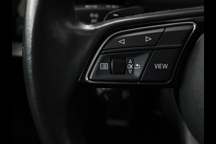 Audi A3 Sportback 35 TFSI Business edition | Panorama Dak | Apple Carplay | Cruise Control |  Navi | LMV | Draadloze Telefoonlader