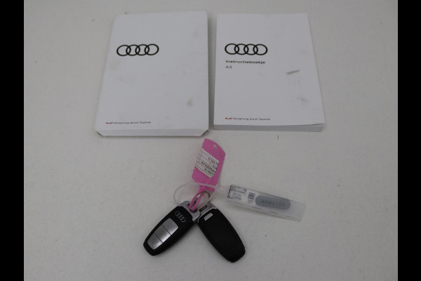 Audi A3 Sportback 35 TFSI Business edition | Panorama Dak | Apple Carplay | Cruise Control |  Navi | LMV | Draadloze Telefoonlader