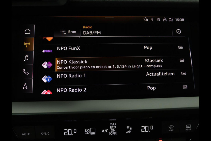 Audi A3 Sportback 35 TFSI Business edition | Panorama Dak | Apple Carplay | Cruise Control |  Navi | LMV | Draadloze Telefoonlader