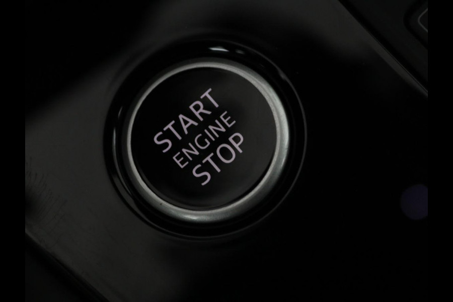 Audi A3 Sportback 35 TFSI Business edition | Panorama Dak | Apple Carplay | Cruise Control |  Navi | LMV | Draadloze Telefoonlader