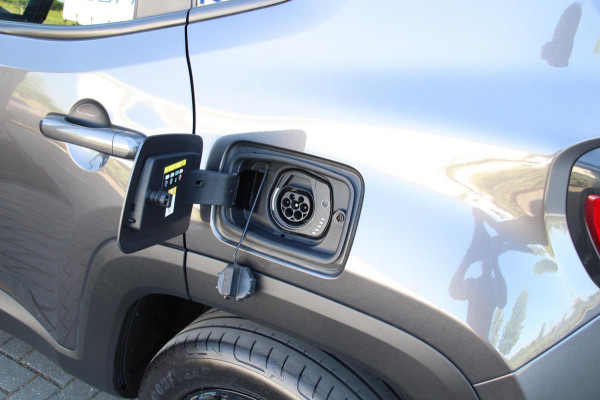 Jeep Renegade 4xe 190 Plug-in Hybrid Electric Limited | LED | Apple Carplay