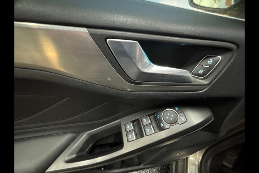 Ford FOCUS Wagon 1.0 EcoBoost Titanium Business Trekhaak, Keyless, Navi,