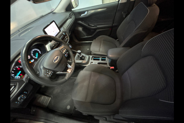Ford FOCUS Wagon 1.0 EcoBoost Titanium Business Trekhaak, Keyless, Navi,