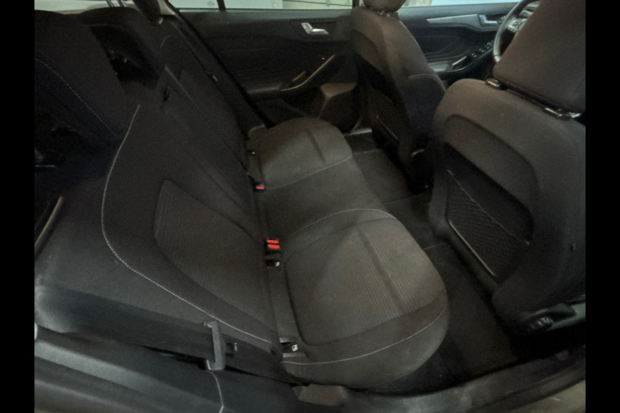 Ford FOCUS Wagon 1.0 EcoBoost Titanium Business Trekhaak, Keyless, Navi,