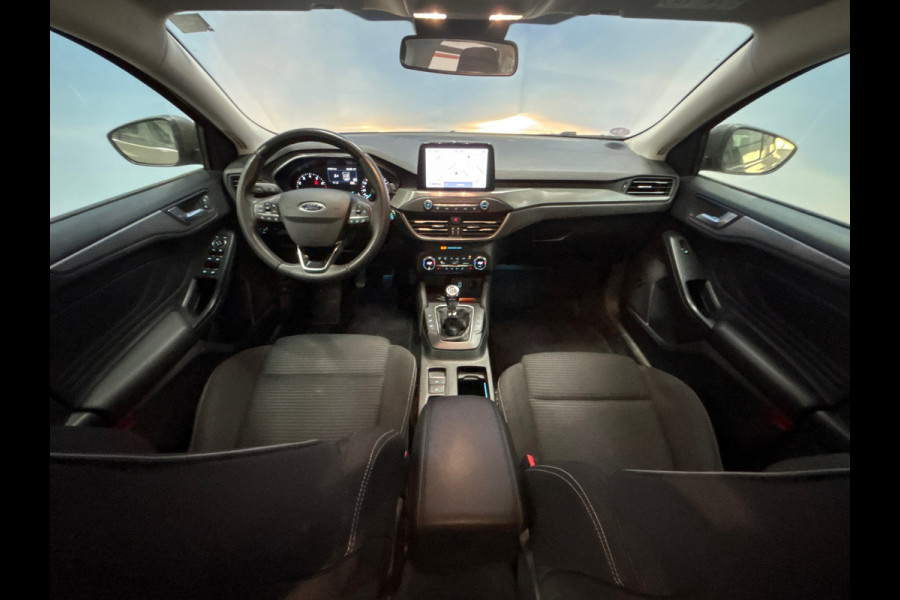 Ford FOCUS Wagon 1.0 EcoBoost Titanium Business Trekhaak, Keyless, Navi,