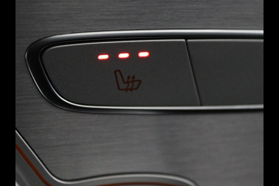 Mercedes-Benz C-Klasse 300de AMG | Head-Up | Adaptive cruise | Stoelverwarming | Carplay | Leder/Alcantara | Memory | Sfeerverlichting | Keyless | Navigatie