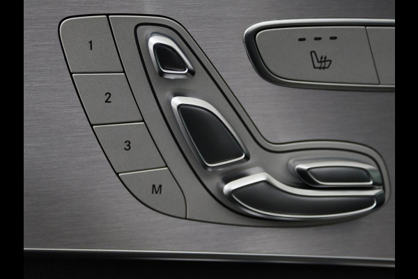 Mercedes-Benz C-Klasse 300de AMG | Head-Up | Adaptive cruise | Stoelverwarming | Carplay | Leder/Alcantara | Memory | Sfeerverlichting | Keyless | Navigatie