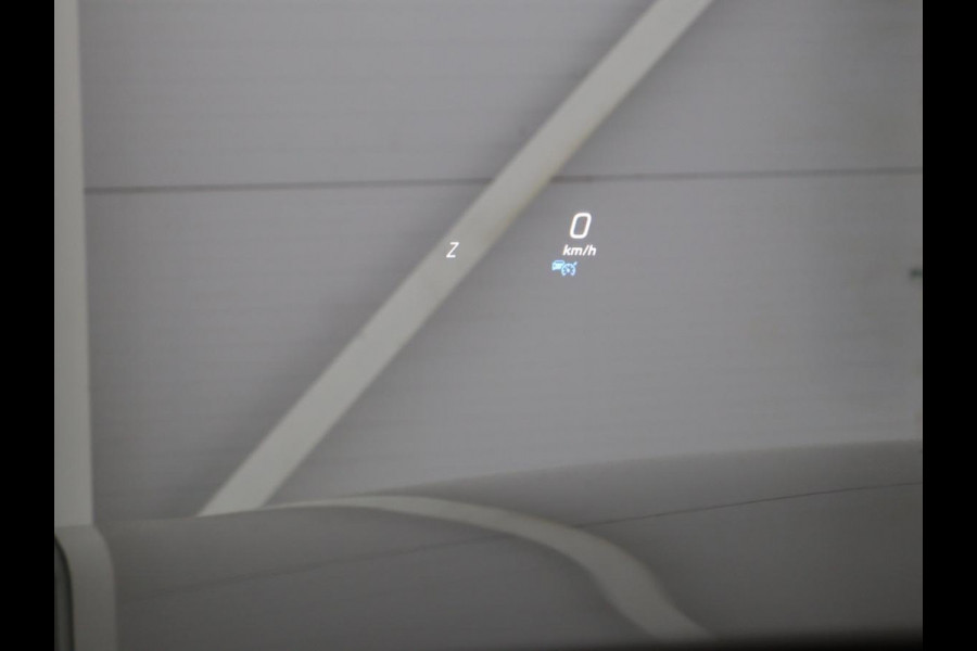 Mercedes-Benz C-Klasse 300de AMG | Head-Up | Adaptive cruise | Stoelverwarming | Carplay | Leder/Alcantara | Memory | Sfeerverlichting | Keyless | Navigatie