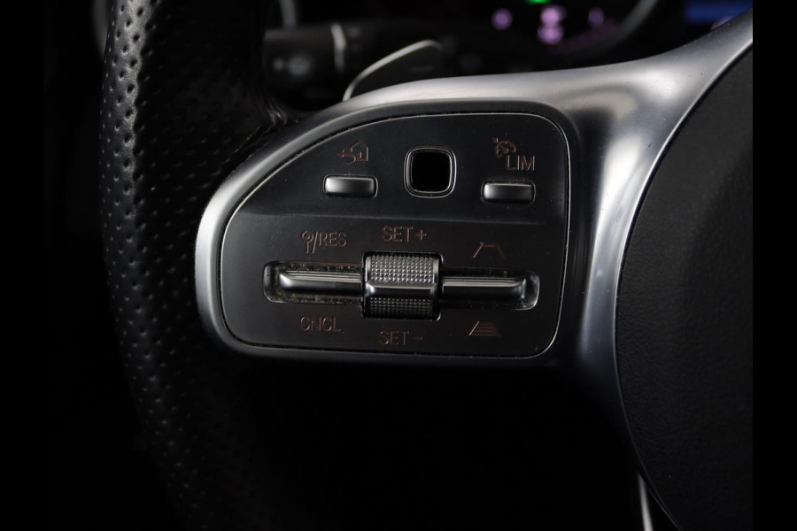 Mercedes-Benz C-Klasse 300de AMG | Head-Up | Adaptive cruise | Stoelverwarming | Carplay | Leder/Alcantara | Memory | Sfeerverlichting | Keyless | Navigatie