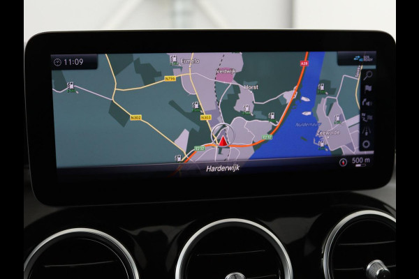 Mercedes-Benz C-Klasse 300de AMG | Head-Up | Adaptive cruise | Stoelverwarming | Carplay | Leder/Alcantara | Memory | Sfeerverlichting | Keyless | Navigatie