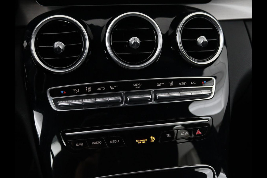 Mercedes-Benz C-Klasse 300de AMG | Head-Up | Adaptive cruise | Stoelverwarming | Carplay | Leder/Alcantara | Memory | Sfeerverlichting | Keyless | Navigatie