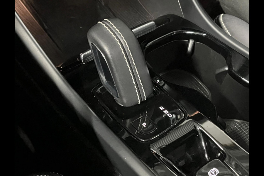 Volvo XC40 1.5 T4 Recharge R-Design | Open dak | Harman/Kardon | Adapt. Cruise c. | BLIS