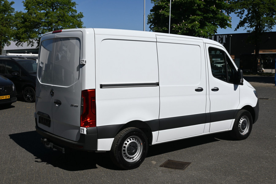 Mercedes-Benz Sprinter 311 CDI L1H1 RWD MBUX met navigatie, Trekhaak