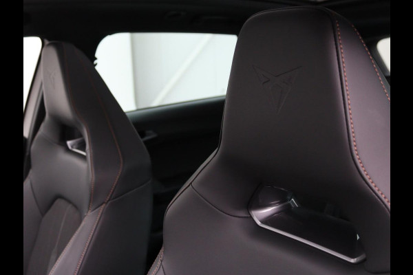 CUPRA Leon 1.4 e-Hybrid VZ Business Panoramadak | LED | CarPlay |  Sfeerverlichting | Stuur- en stoelverwarming | Camera | Adaptive Cruise | Dodehoek Detectie | LMV