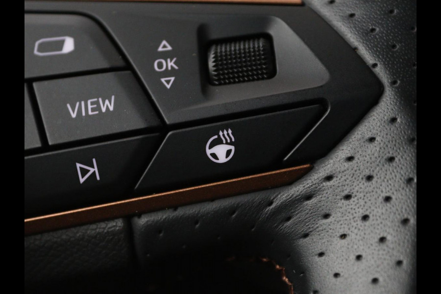 CUPRA Leon 1.4 e-Hybrid VZ Business Panoramadak | LED | CarPlay |  Sfeerverlichting | Stuur- en stoelverwarming | Camera | Adaptive Cruise | Dodehoek Detectie | LMV