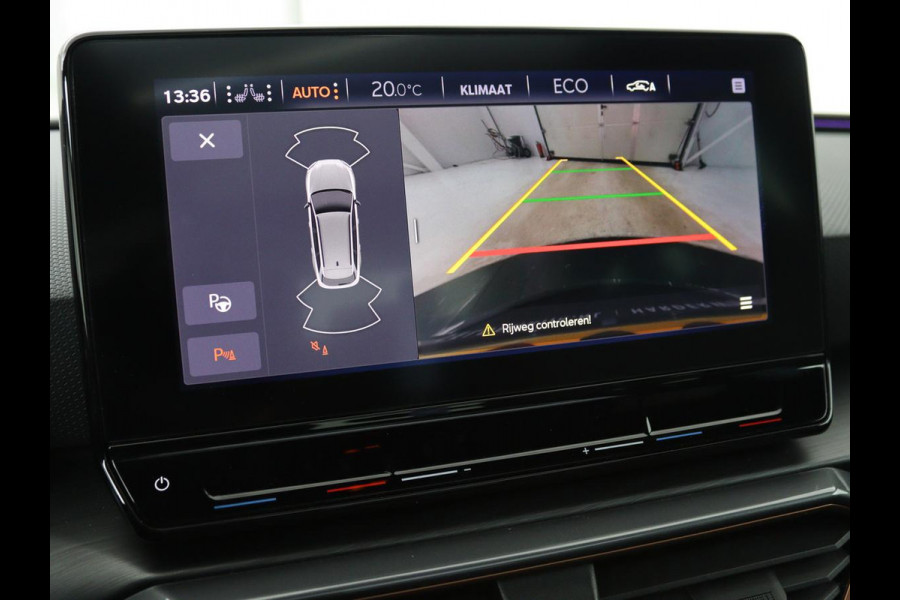 CUPRA Leon 1.4 e-Hybrid VZ Business Panoramadak | LED | CarPlay |  Sfeerverlichting | Stuur- en stoelverwarming | Camera | Adaptive Cruise | Dodehoek Detectie | LMV