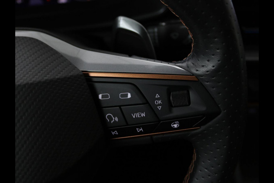 CUPRA Leon 1.4 e-Hybrid VZ Business Panoramadak | LED | CarPlay |  Sfeerverlichting | Stuur- en stoelverwarming | Camera | Adaptive Cruise | Dodehoek Detectie | LMV