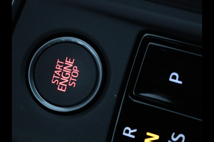 CUPRA Leon 1.4 e-Hybrid VZ Business Panoramadak | LED | CarPlay |  Sfeerverlichting | Stuur- en stoelverwarming | Camera | Adaptive Cruise | Dodehoek Detectie | LMV