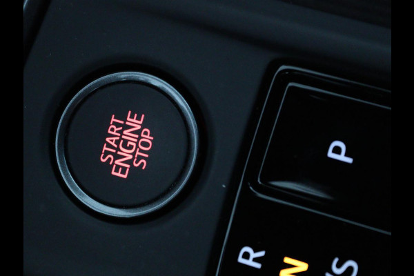 CUPRA Leon 1.4 e-Hybrid VZ Business Panoramadak | LED | CarPlay |  Sfeerverlichting | Stuur- en stoelverwarming | Camera | Adaptive Cruise | Dodehoek Detectie | LMV