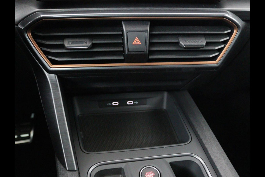 CUPRA Leon 1.4 e-Hybrid VZ Business Panoramadak | LED | CarPlay |  Sfeerverlichting | Stuur- en stoelverwarming | Camera | Adaptive Cruise | Dodehoek Detectie | LMV