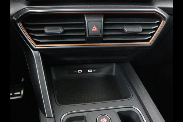 CUPRA Leon 1.4 e-Hybrid VZ Business Panoramadak | LED | CarPlay |  Sfeerverlichting | Stuur- en stoelverwarming | Camera | Adaptive Cruise | Dodehoek Detectie | LMV