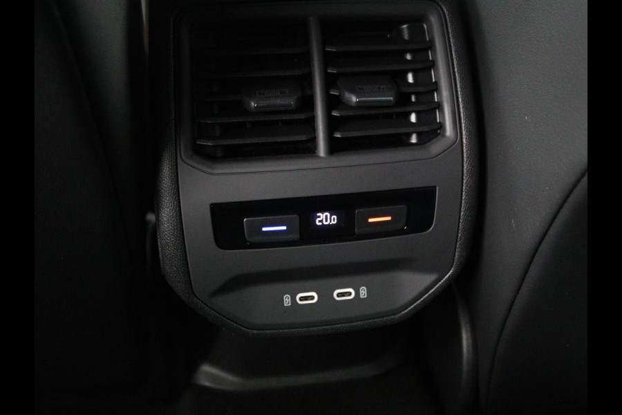 CUPRA Leon 1.4 e-Hybrid VZ Business Panoramadak | LED | CarPlay |  Sfeerverlichting | Stuur- en stoelverwarming | Camera | Adaptive Cruise | Dodehoek Detectie | LMV