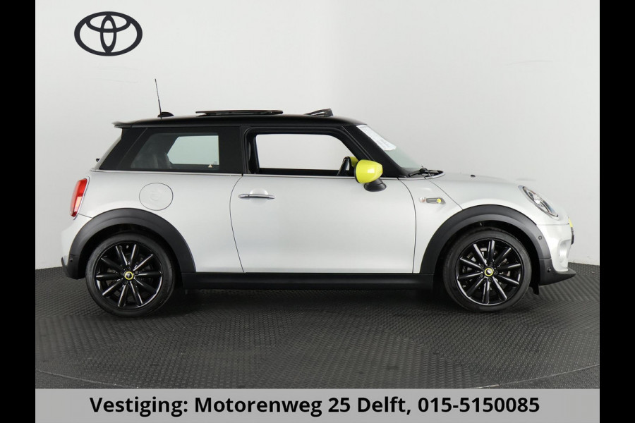 MINI Yours 33 KWH.1e EIG ACCU 98 % !! BIJNA 2021. SCHUIFDAK. LEDER . GARANTIE TOT 2 JAAR *!