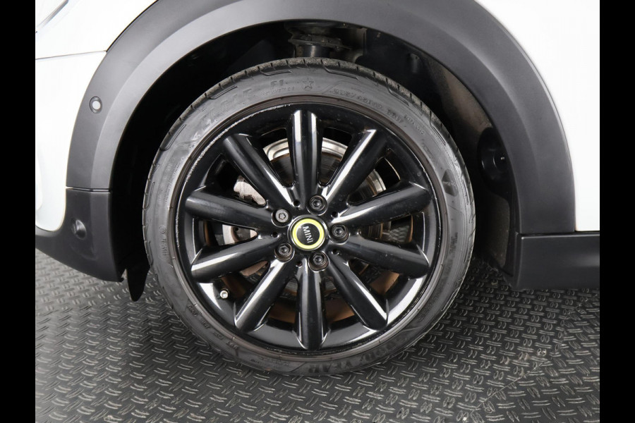 MINI Yours 33 KWH.1e EIG ACCU 98 % !! BIJNA 2021. SCHUIFDAK. LEDER . GARANTIE TOT 2 JAAR *!