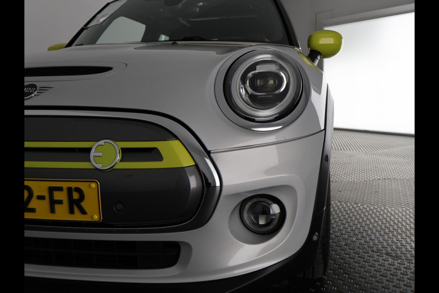 MINI Yours 33 KWH.1e EIG ACCU 98 % !! BIJNA 2021. SCHUIFDAK. LEDER . GARANTIE TOT 2 JAAR *!