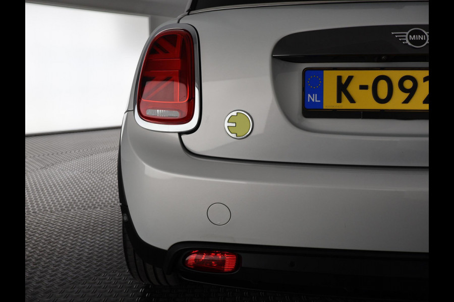 MINI Yours 33 KWH.1e EIG ACCU 98 % !! BIJNA 2021. SCHUIFDAK. LEDER . GARANTIE TOT 2 JAAR *!