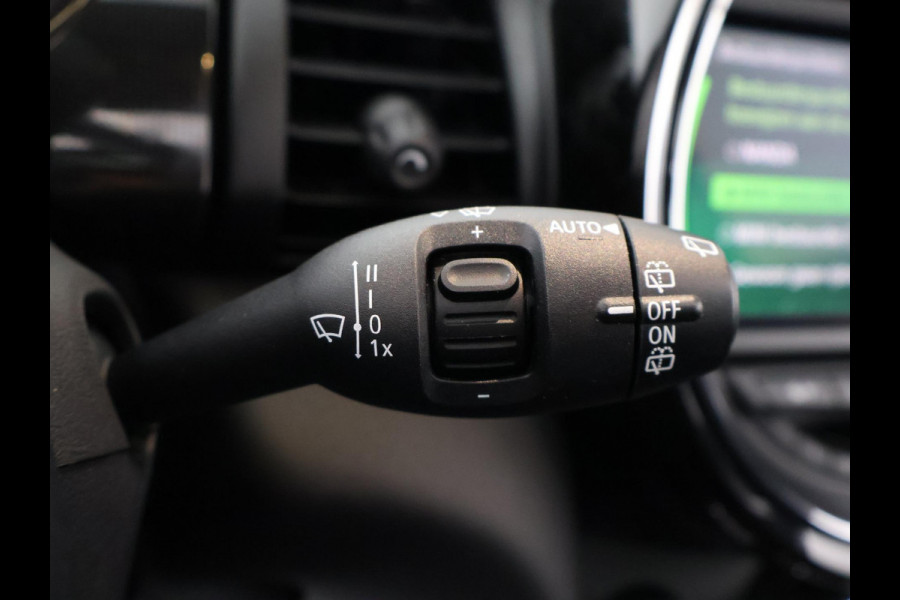 MINI Yours 33 KWH.1e EIG ACCU 98 % !! BIJNA 2021. SCHUIFDAK. LEDER . GARANTIE TOT 2 JAAR *!