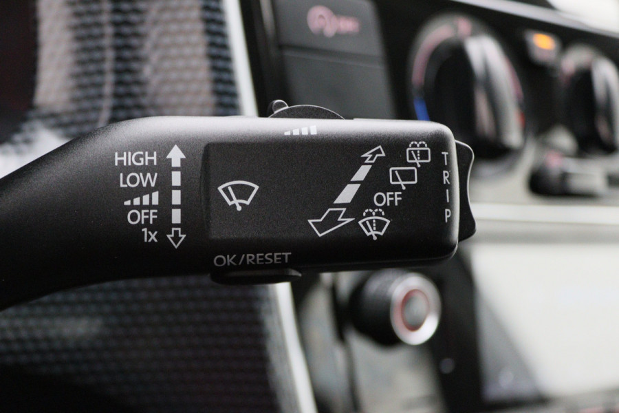 Volkswagen up! 1.0 BMT move up! 5-Deurs, Airco, Bluetooth, DAB, Elektrische Pakket, AUX