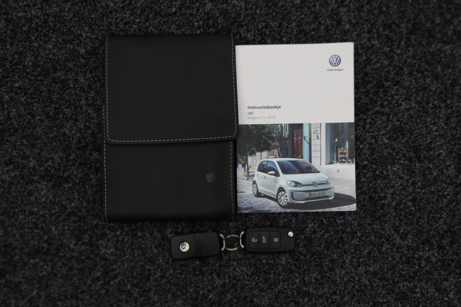 Volkswagen up! 1.0 BMT move up! 5-Deurs, Airco, Bluetooth, DAB, Elektrische Pakket, AUX