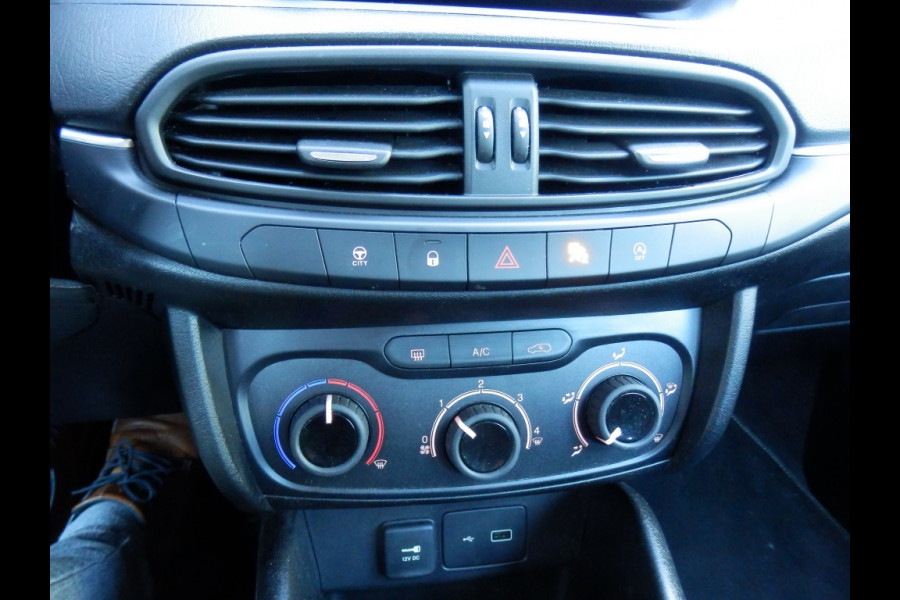 Fiat Tipo 1.4 Mirror I 5 drs. I Airco I Trekhaak I Parkeer sens. achter I