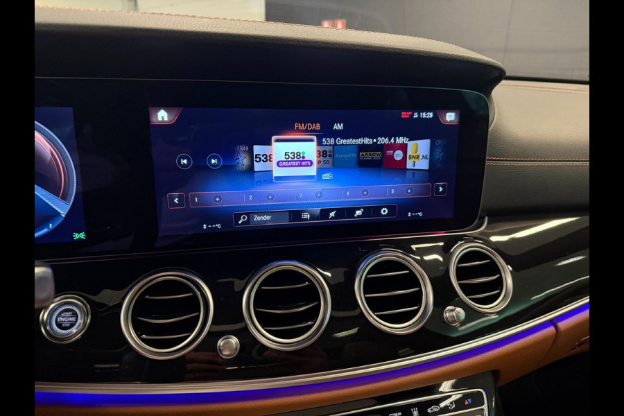 Mercedes-Benz E-Klasse Estate 300 e AMG Line PANO/BURMESTER/LEDER/DAB/CAM/SFEERVERLICHTING///