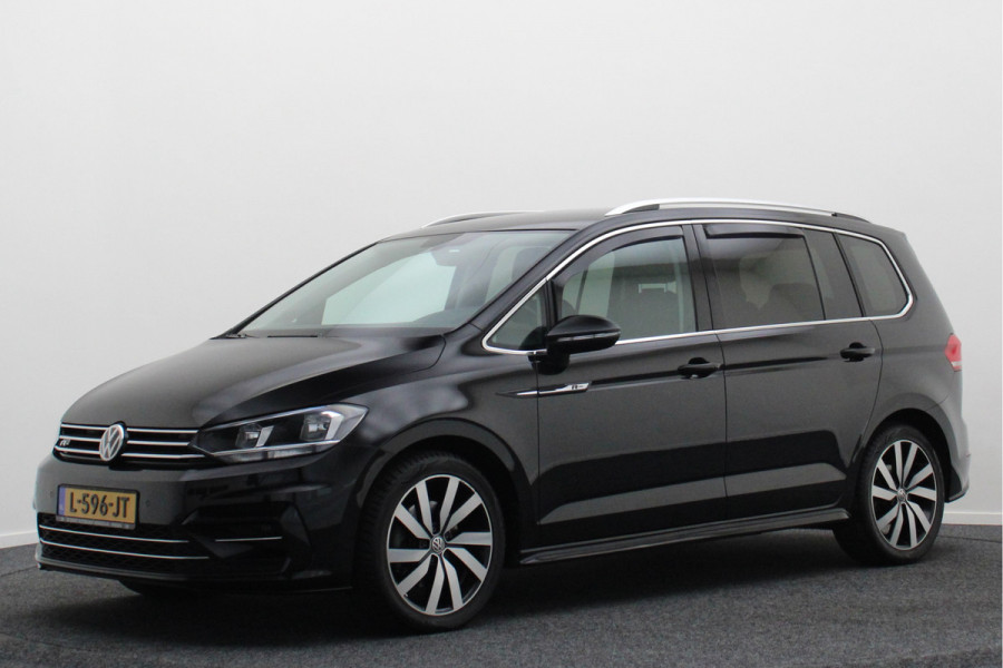 Volkswagen Touran 1.5 TSI DSG Highline Business R 7p Climate, ACC, Stoelverwarming, Elektrische Achterklep, Trekhaak, 18''